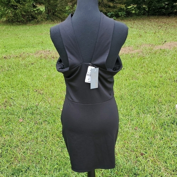 Stunning black halter dress Sleeveless NWT - Picture 4 of 7